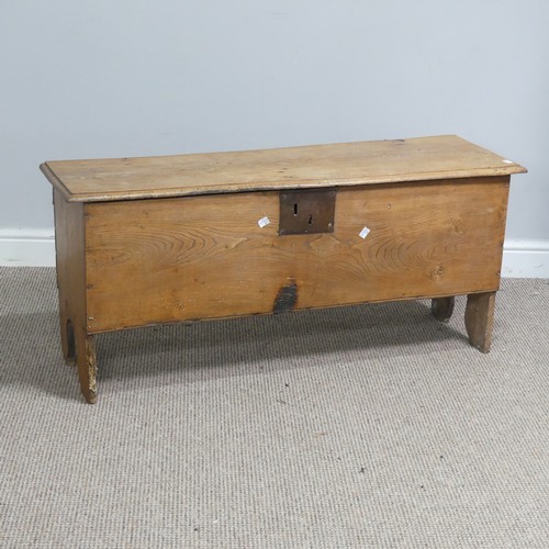 516 - An antique 17th century style elm Coffer, raised on stile legs, W 107.5 cm x H 48 cm x D 33.5 cm.... 