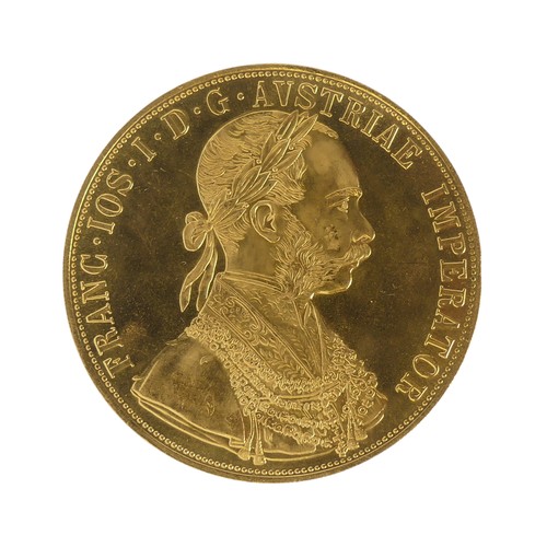 424 - An Austrian gold 4 Ducat Coin, 1915 re-strike.