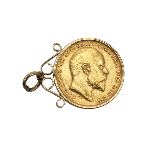 469 - An Edwardian gold Half Sovereign, dated 1907, in 9ct gold pendant mount, total weight 4.7g.... 