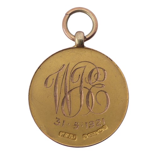 364 - A 9ct yellow gold Boxing Prize Fob Medallion, with inscription to the reverse dated 1921, 7.5g.... 