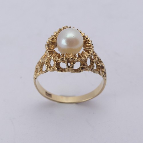 289 - A small cultured pearl Ring, in 9ct gold textured pierced mount, Size M, 2.3g.