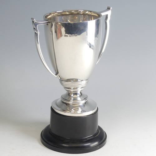 93 - An Elizabeth II silver two handled Trophy Cup, by Deakin & Francis Ltd., hallmarked Birmingham 1... 