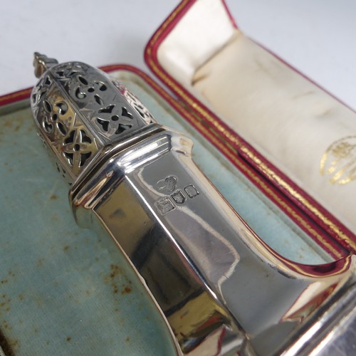 105 - A cased George V silver Sugar Caster, by Goldsmiths & Silversmiths Co Ltd., hallmarked London, 1... 