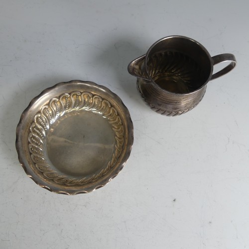 108 - A Victorian circular silver Bowl, by George Unite & Sons, hallmarked London 1890, with wavy rim ... 