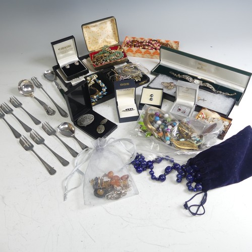 395 - A quantity of vintage and later Costume Jewellery, including a small 9ct gold mounted citrine pendan... 