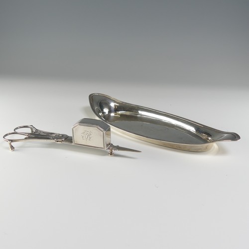 125 - A pair of George III silver Wick Trimmers / Snuffer, by Wilkes Booth, hallmarked London 1798, typica... 