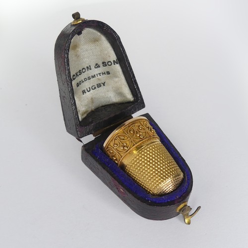 403 - A 15ct yellow gold Thimble, in fitted case, 5.2g.