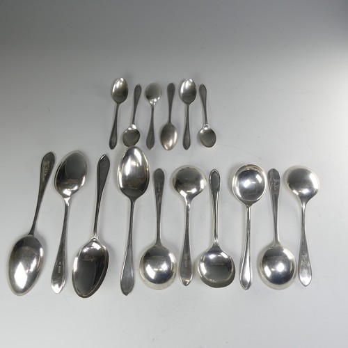 184 - Four Elizabeth II silver Table Spoons, by Viner's Ltd, hallmarked Sheffield, 1956,21cm long, togethe... 