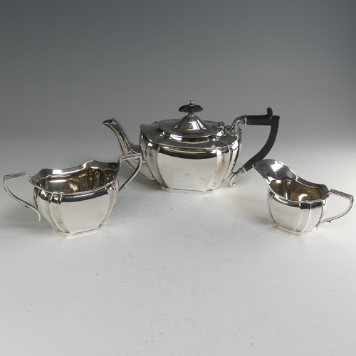 189 - An Edwardian silver three piece Tea Set, by Joseph Rodgers & Sons, hallmarked Sheffield 1908-10,... 