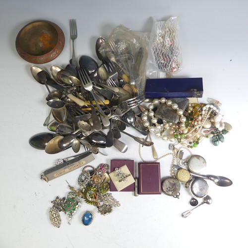 404 - A quantity of Jewellery and Costume Jewellery, including two 22ct gold bands 4.2g,v three 9ct gold s... 