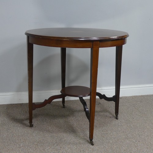 566 - An Edwardian mahogany inlaid circular occasional Table, circular top inlaid to the centre and b... 