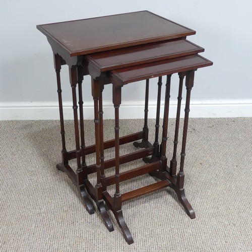 576 - A nest of three Edwardian mahogany tea Tables, raised on turned legs, (largest) W 51 cm x H 70 cm x ... 