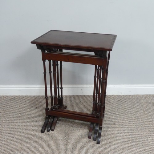 576 - A nest of three Edwardian mahogany tea Tables, raised on turned legs, (largest) W 51 cm x H 70 cm x ... 