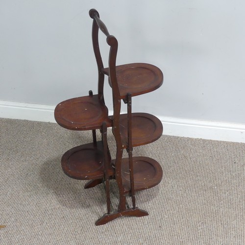 573 - An Edwardian mahogany five-tier folding cake Stand, W 45 cm x H 91 cm x D 25.5 cm.... 