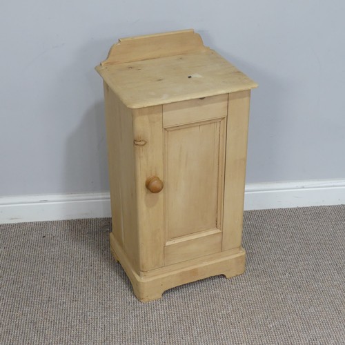 614 - A stripped pine pot Cupboard, W 41.5 cm x H 79 cm x D 32.5 cm. 