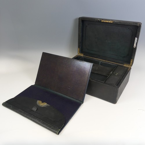 539 - A Victorian leather bound gentleman's writing / dispatch Box, by “J. Fryer Manufacturer, 65 Charing ... 