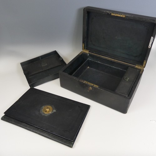 539 - A Victorian leather bound gentleman's writing / dispatch Box, by “J. Fryer Manufacturer, 65 Charing ... 