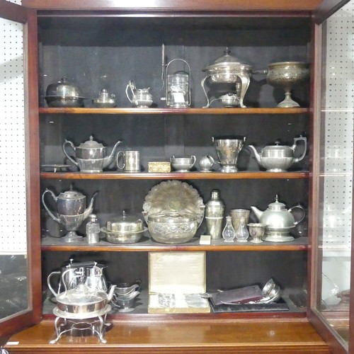 695 - A large quantity of Silver Plate, including ; tea pot, coffee pot, 'Dunhill' mug, knives, spoons, mu... 