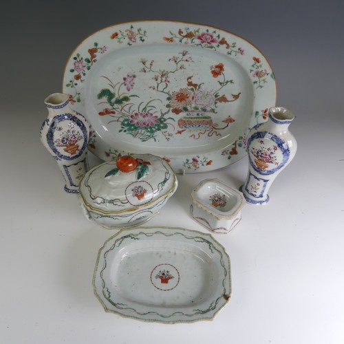 32 - A 19thC Chinese famille rose Platter, decorated in the typical style, W 27.5cm x L 35cm, together wi... 