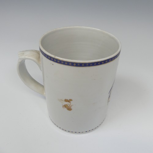 42 - An 18thC Chinese export armorial porcelain Mug, with cobalt blue and gilded decoration and central c... 