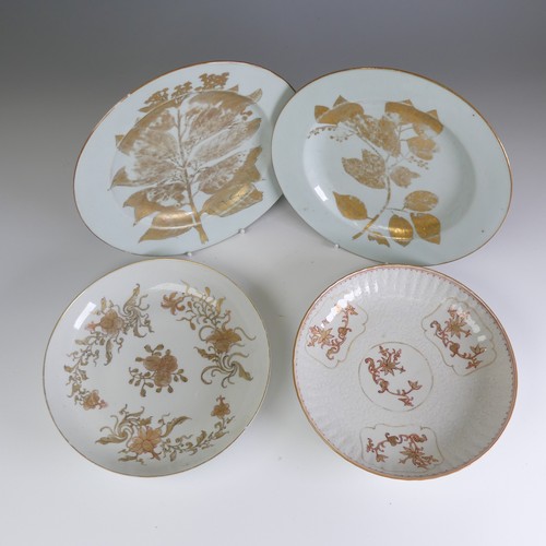 66 - An unusual 19thC Chinese export porcelain Plate, the plain ground with gilded foliate representation... 