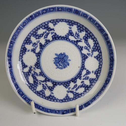 67 - An 18thC Chinese porcelain blue and white Saucer, finely decorated in foliage, D 13.8cm, together wi... 