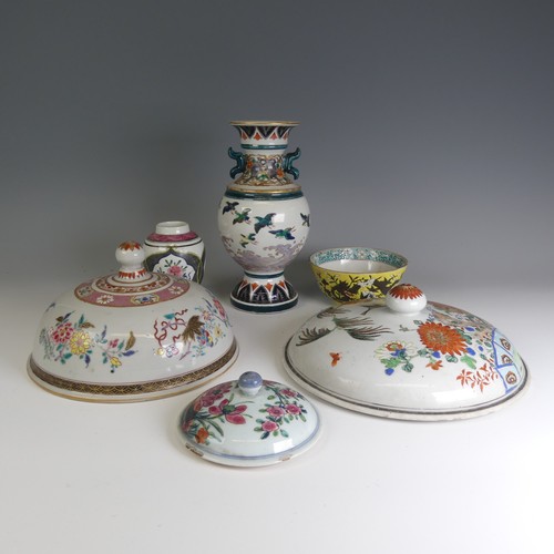 81 - A 19thC Chinese famille rose porcelain Tureen Lid, decorated in colourful enamels interior and exter... 