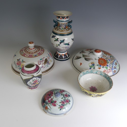 81 - A 19thC Chinese famille rose porcelain Tureen Lid, decorated in colourful enamels interior and exter... 