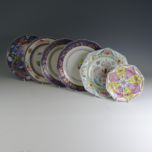 84 - A quantity of 18thC and later Chinese porcelain Plates, comprising a pair of Jiaqing export Plates, ... 