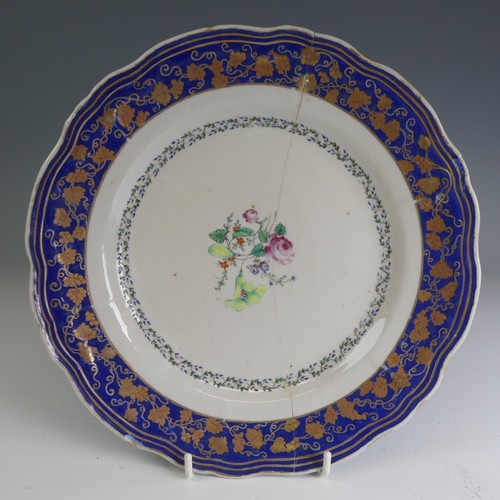 84 - A quantity of 18thC and later Chinese porcelain Plates, comprising a pair of Jiaqing export Plates, ... 