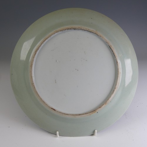 84 - A quantity of 18thC and later Chinese porcelain Plates, comprising a pair of Jiaqing export Plates, ... 