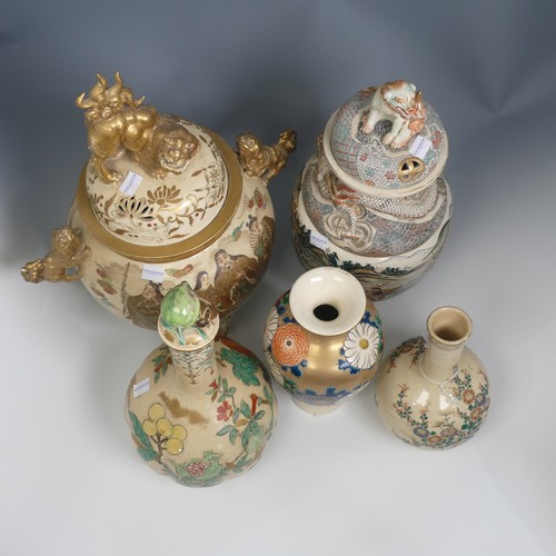 121 - A quantity of decorative Japanese pottery and porcelain Wares, to comprise a large 20thC Japanese Sa... 