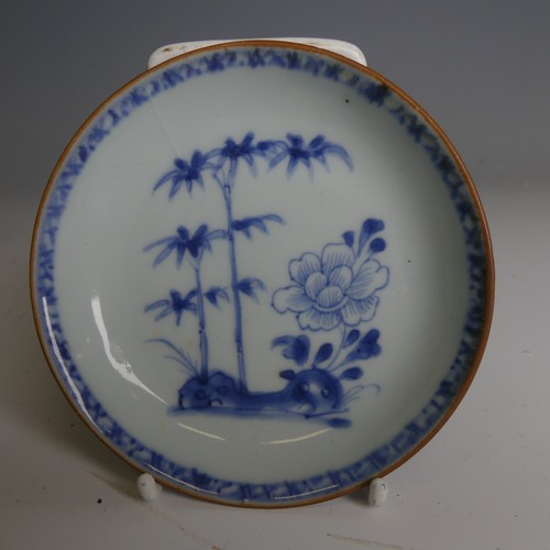 160 - A Chinese Nanking Cargo blue and white porcelain Saucer, of underglaze decoration, D 13cm, together ... 