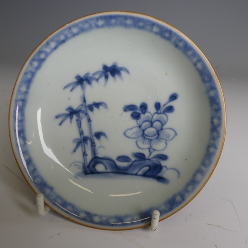 160 - A Chinese Nanking Cargo blue and white porcelain Saucer, of underglaze decoration, D 13cm, together ... 