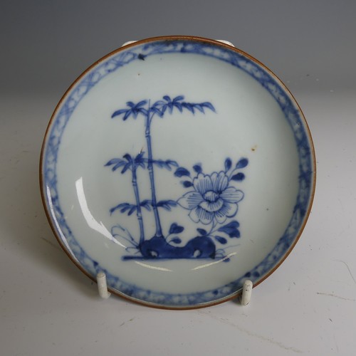 160 - A Chinese Nanking Cargo blue and white porcelain Saucer, of underglaze decoration, D 13cm, together ... 