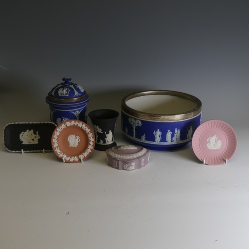 250 - A good quantity of Wedgwood Jasperware, various colourways including pink, lilac, green, blue and bl... 