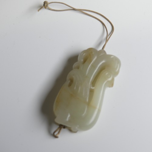 179 - A small quantity of Chinese Jade, to comprise a Tiger Jade recumbent Dog, 8cm x 5cm, together with a... 