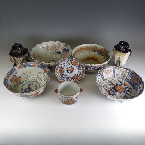 118 - A 19thC Japanese Imari palette porcelain Bowl, with lobed rim, D x H, together with an Imari Plate, ... 