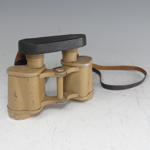 211 - A pair of World War II German Afrika Korps / Tropical Officers Binoculars, set of 6 x 30 Dienstglas ... 