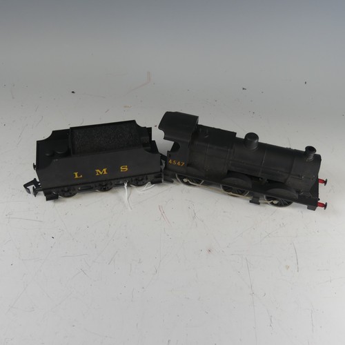 5 - Lima '0' gauge Fowler 4F 0-6-0 Locomotive with Tender, No.4547, in LMS black, and two Lima LMS 1st C... 