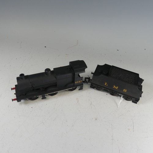 5 - Lima '0' gauge Fowler 4F 0-6-0 Locomotive with Tender, No.4547, in LMS black, and two Lima LMS 1st C... 