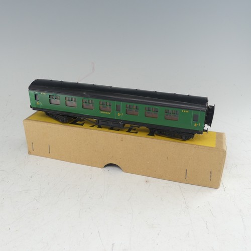 79 - Exley: ‘00’ gauge Type K6 S.R. Side Corridor Full 3rd Passenger Coach No.8995, green, boxed, overall... 