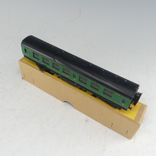 79 - Exley: ‘00’ gauge Type K6 S.R. Side Corridor Full 3rd Passenger Coach No.8995, green, boxed, overall... 