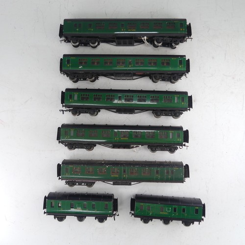 83 - Exley: five Type K5 ‘00’ gauge S.R. Passenger Coaches, green, one lacking a bogie, and two K6 S.R. C... 