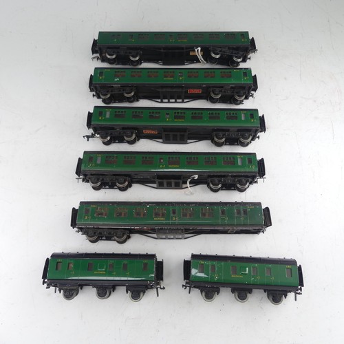 83 - Exley: five Type K5 ‘00’ gauge S.R. Passenger Coaches, green, one lacking a bogie, and two K6 S.R. C... 