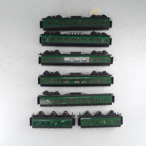 83 - Exley: five Type K5 ‘00’ gauge S.R. Passenger Coaches, green, one lacking a bogie, and two K6 S.R. C... 