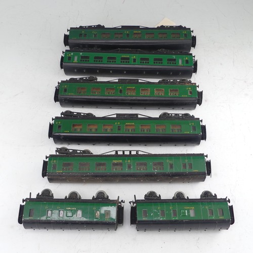 83 - Exley: five Type K5 ‘00’ gauge S.R. Passenger Coaches, green, one lacking a bogie, and two K6 S.R. C... 