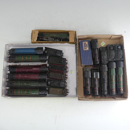 87 - Hornby Dublo: A good quantity of '00' gauge 2-rail and 3-rail model railway, diecast/tin-plate, play... 