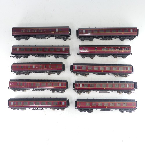 82 - Exley: five Type K5 ‘00’ gauge L.M.S. Passenger Coaches, maroon, and two K5/W1 L.M.S. Coaches, toget... 