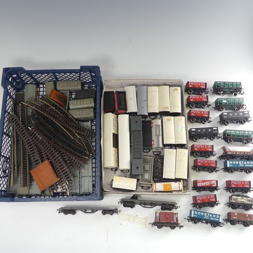 89 - A quantity of ‘00’ gauge model railway, plastic, mainly Hornby Dublo, some Tri-ang, Lima, etc, ten v... 